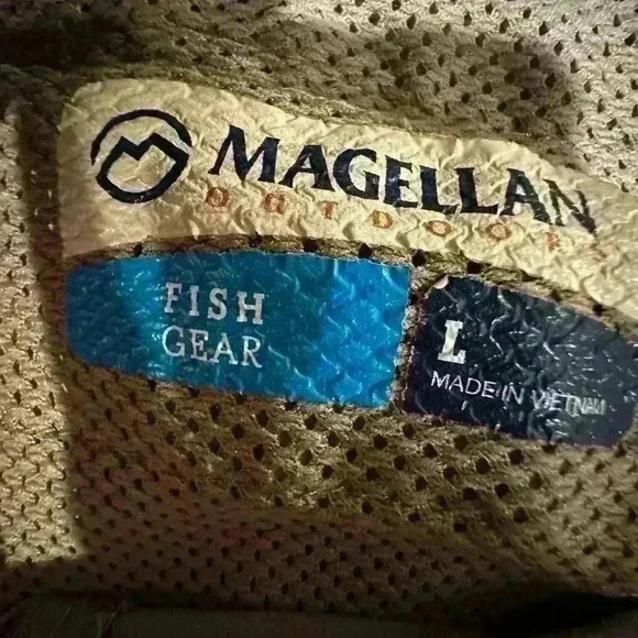 Magellan Men’s Taupe Fish Gear Shorts Size Large - Picture 3 of 3